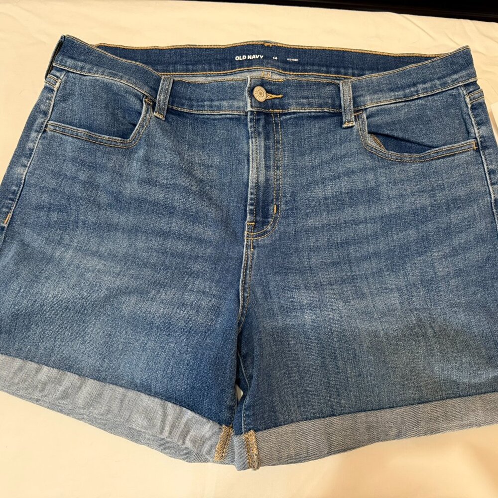 [NWT] = Old Navy Medium Wash 5" Inseam Denim Short